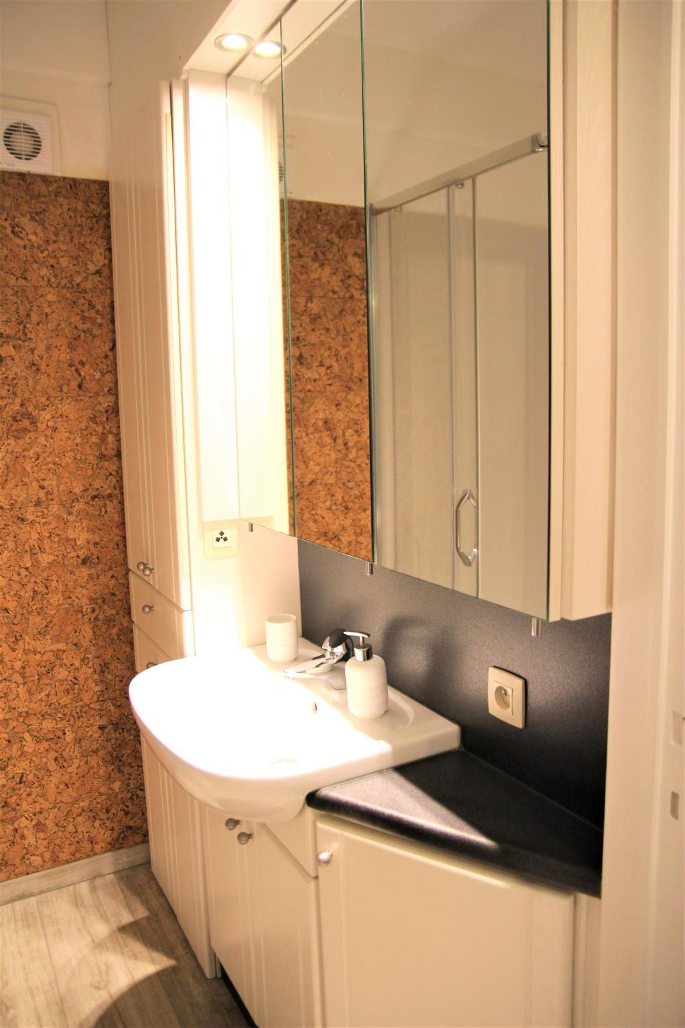 Cosy Gezellig App Met Aparte Gastenkamer Op 30meter Prive Garage *